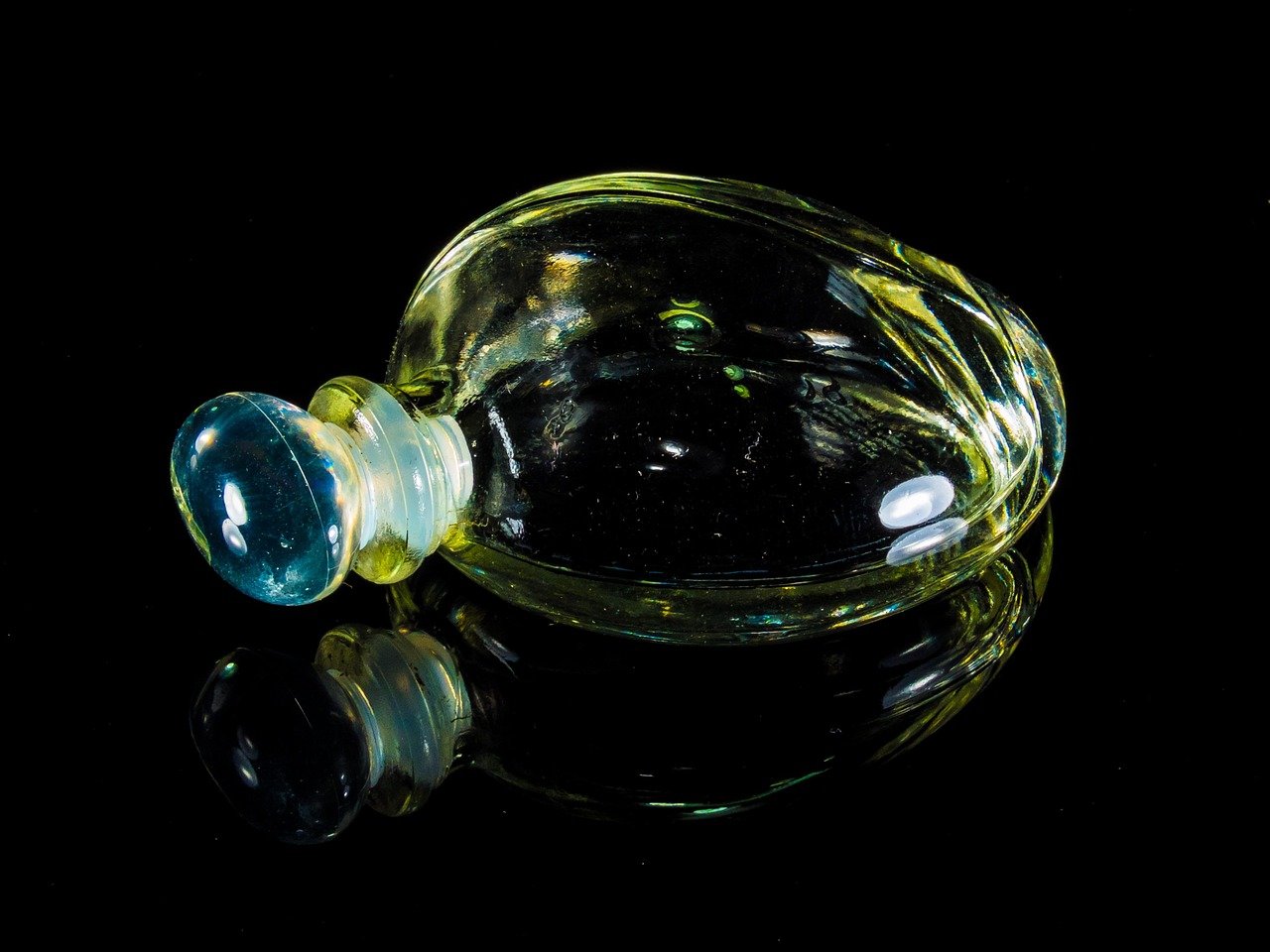 perfume, glass bottle, perfume bottle, flacon, glass, perfume, perfume, perfume, perfume, perfume bottle, perfume bottle, perfume bottle, perfume bottle, perfume bottle
